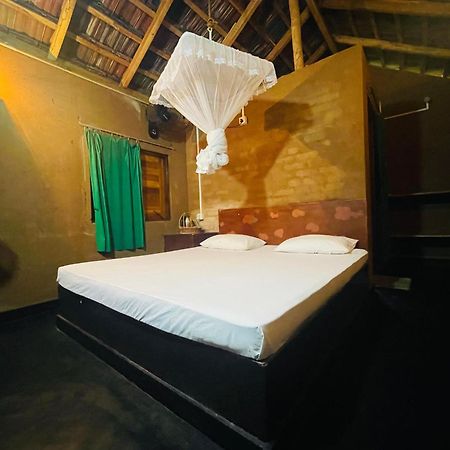 Sandalwood Cottage Uda Walawe Extérieur photo