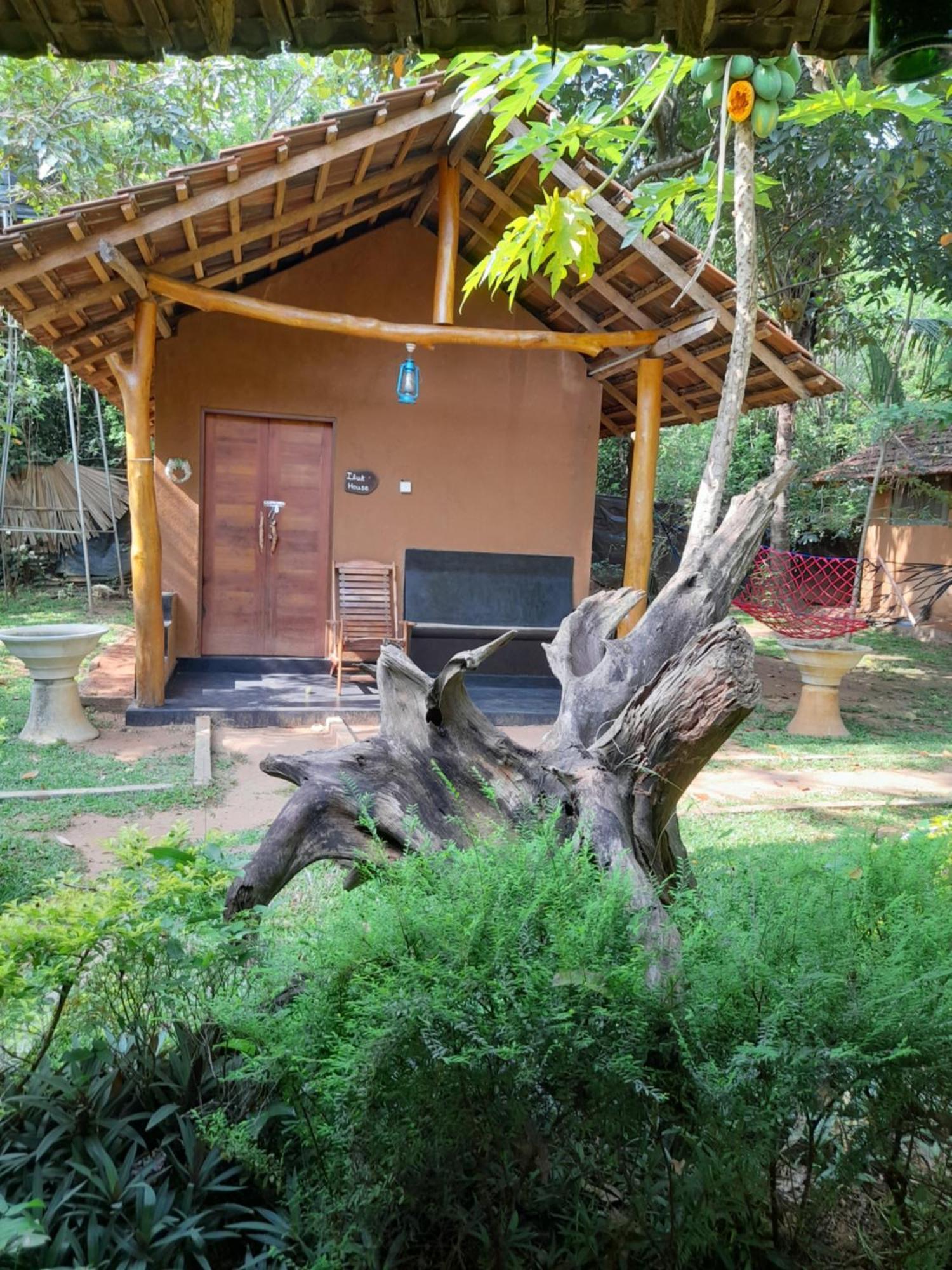 Sandalwood Cottage Uda Walawe Extérieur photo